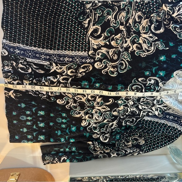 White House Black Market Black and Teal sweater Size L - Picture 9 of 10